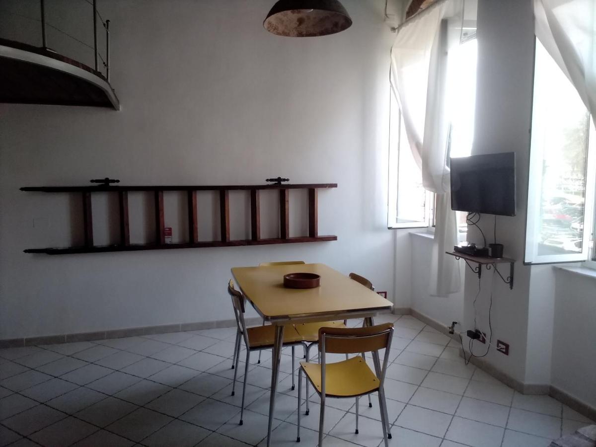 Casina Del Porto Vila Livorno Exterior foto